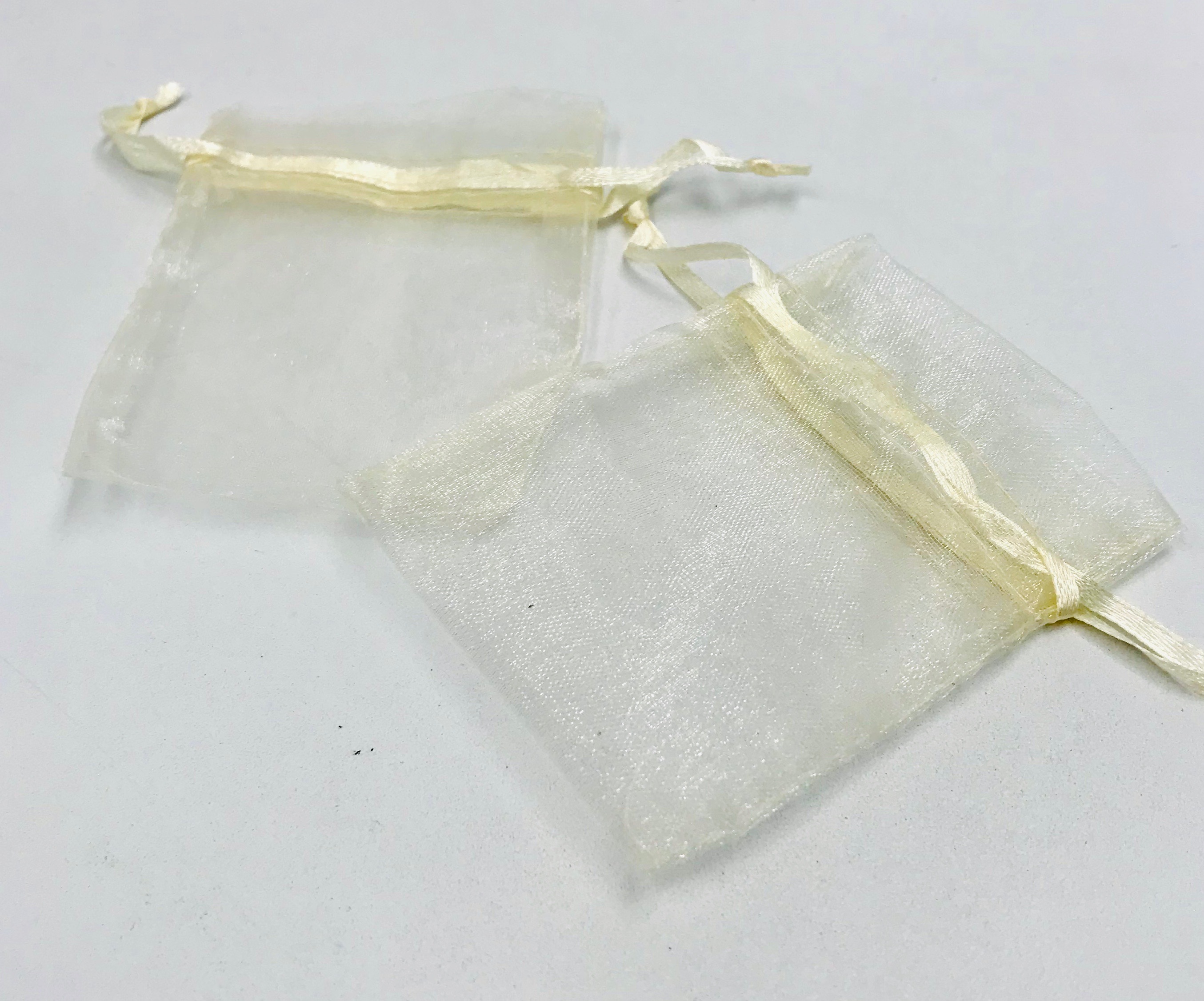 3 x 4 inch organza pouches ivory - Item # 14230