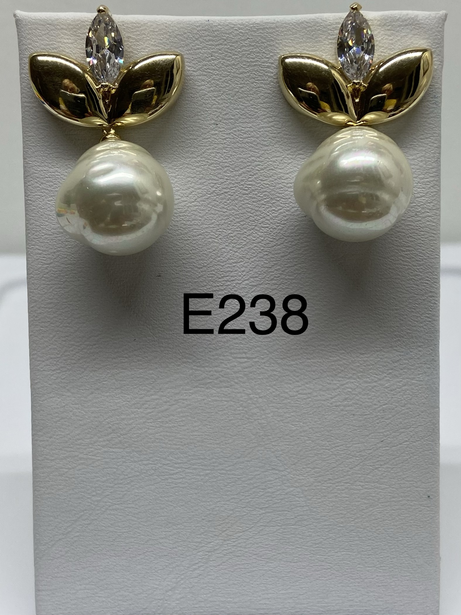 Earring mallorca pearls-gold - Item # 16463