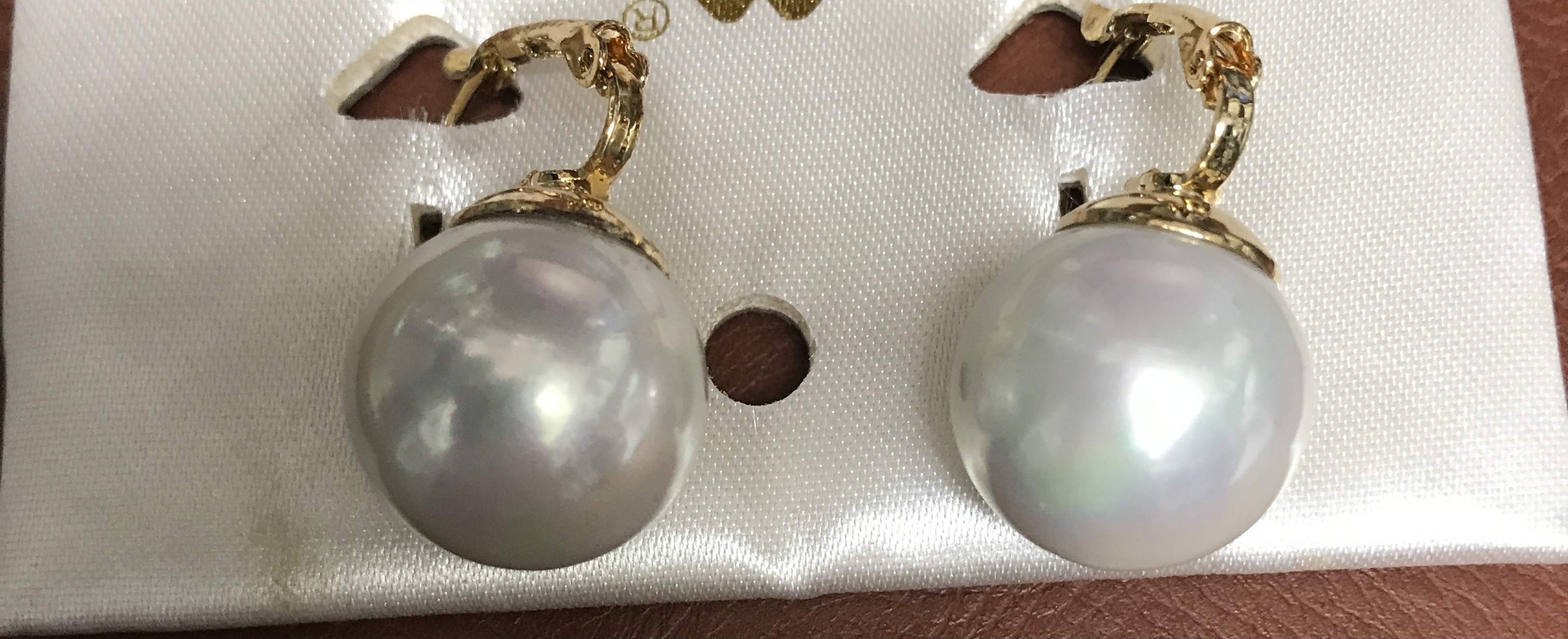 Earring 16mm gold white ir smooth mallorca pearls - Item # 16997