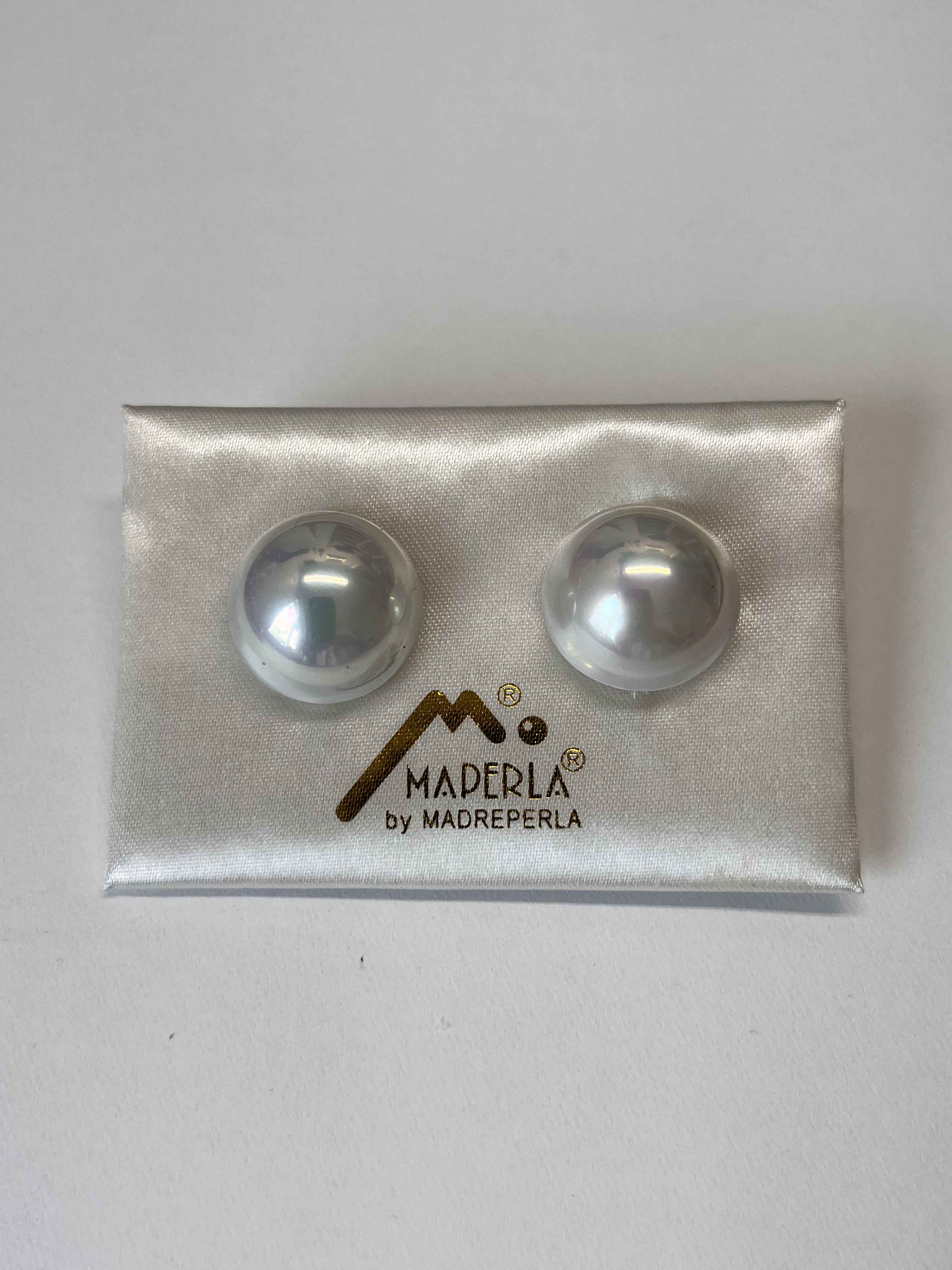 Earrings mallorca pearls gold plated 20mm omega white ir color - Item # 18378