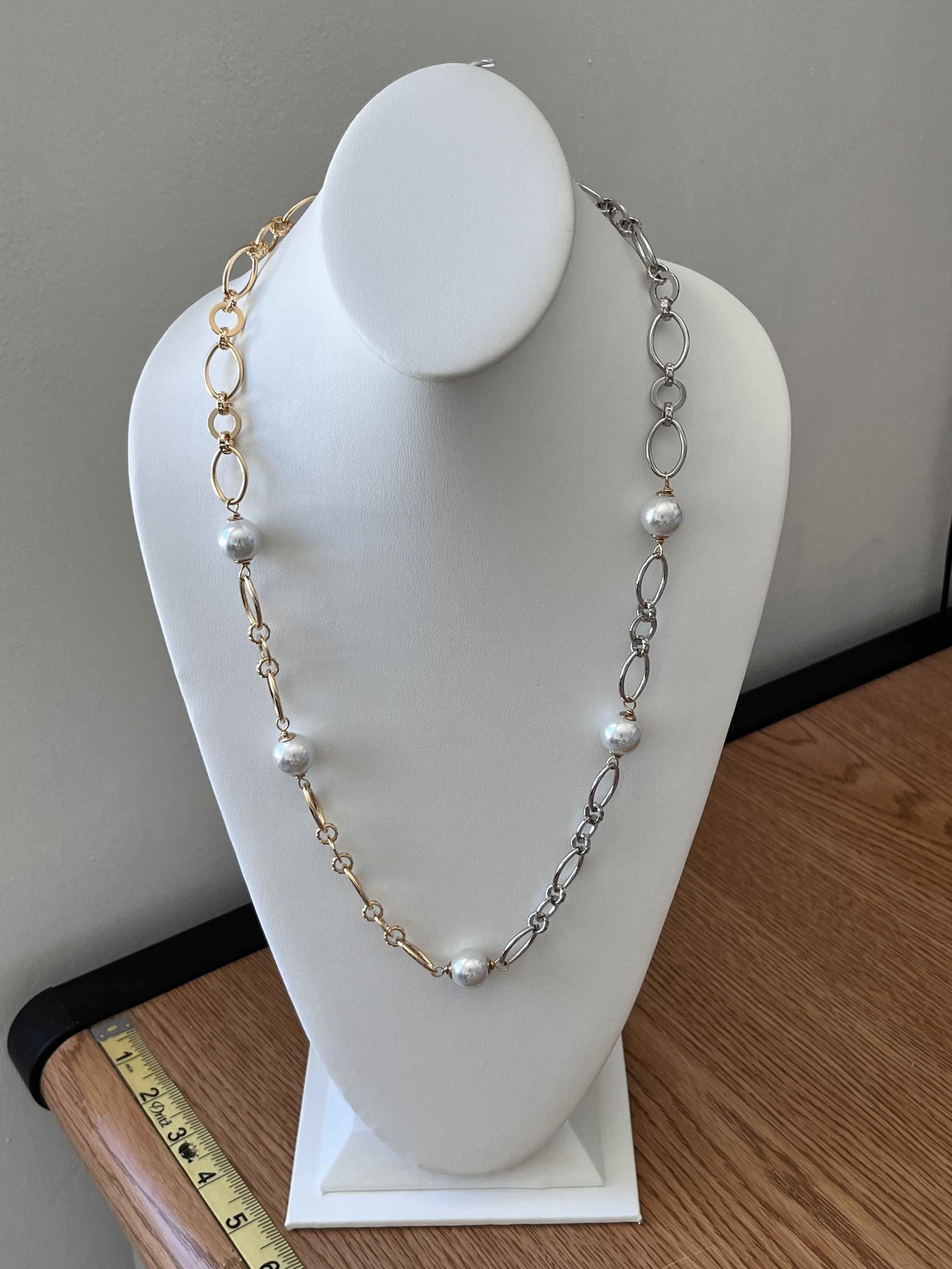 Necklace mallorca pearls plated 2 tone white ir color - Item # 18405