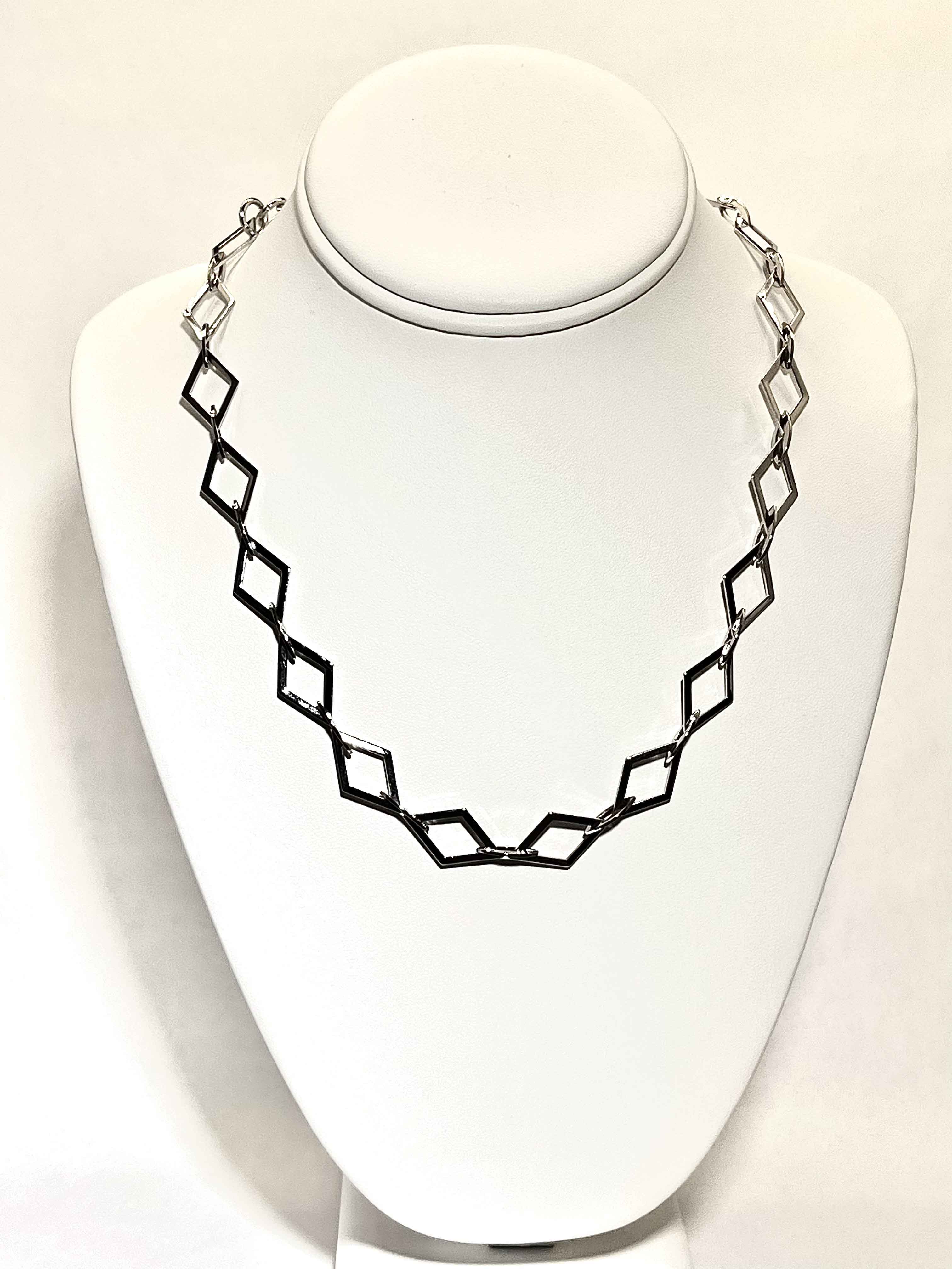 Metal necklace rodium plated - Item # 18489