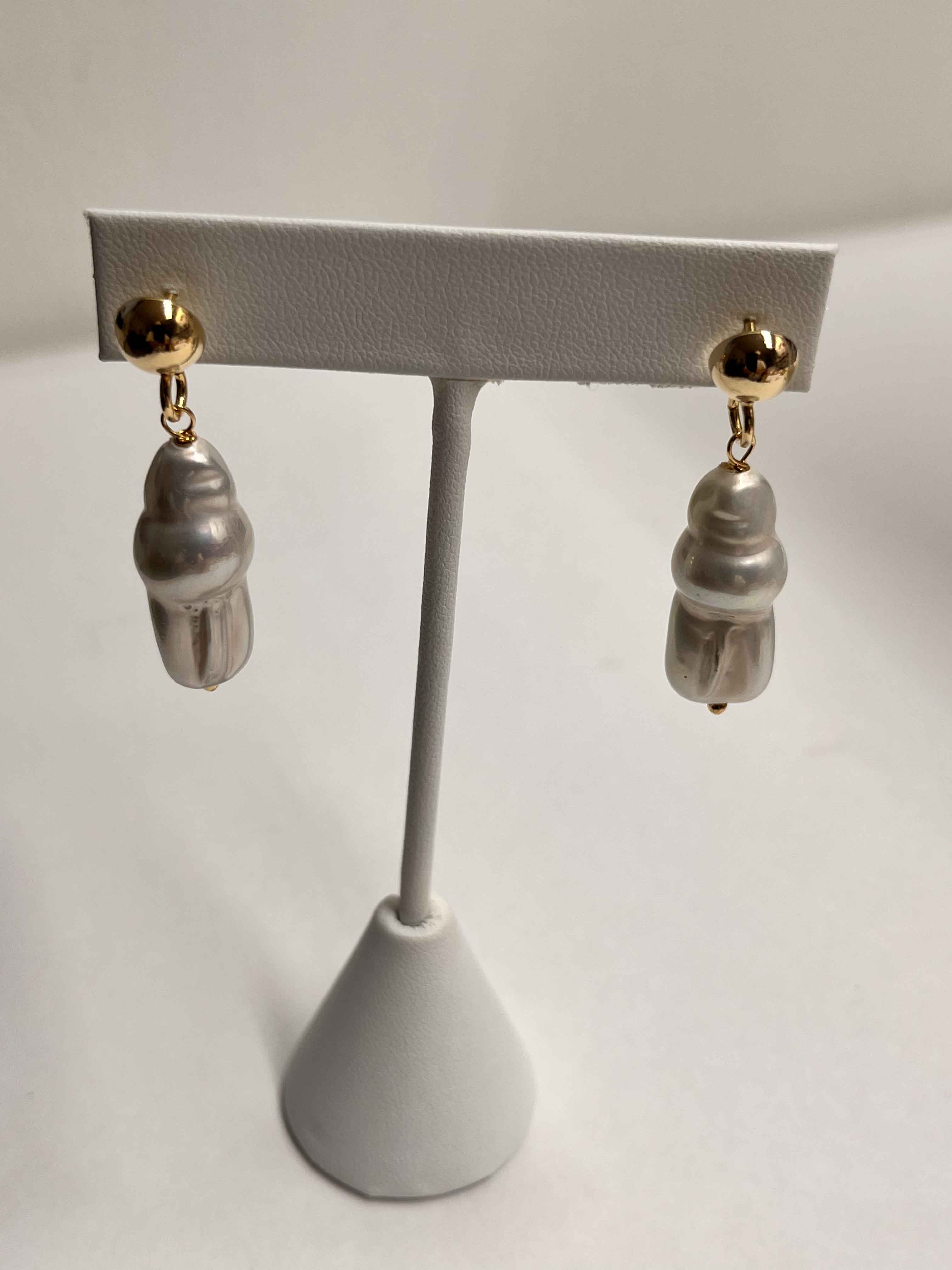 Earrings mallorca pearls gold plated white pearls - Item # 18602