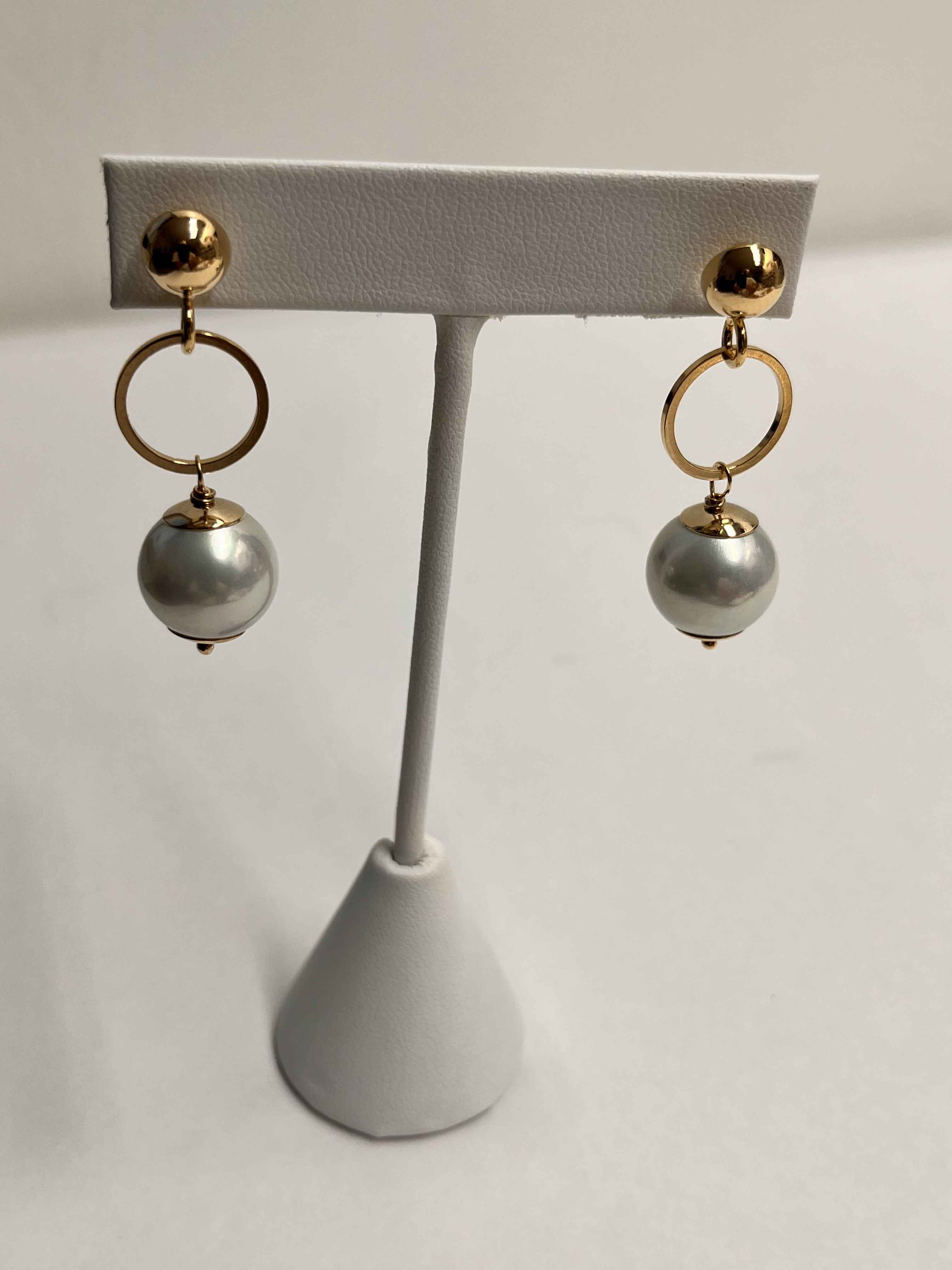 Earrings mallorca pearls gold plated white pearls - Item # 18608