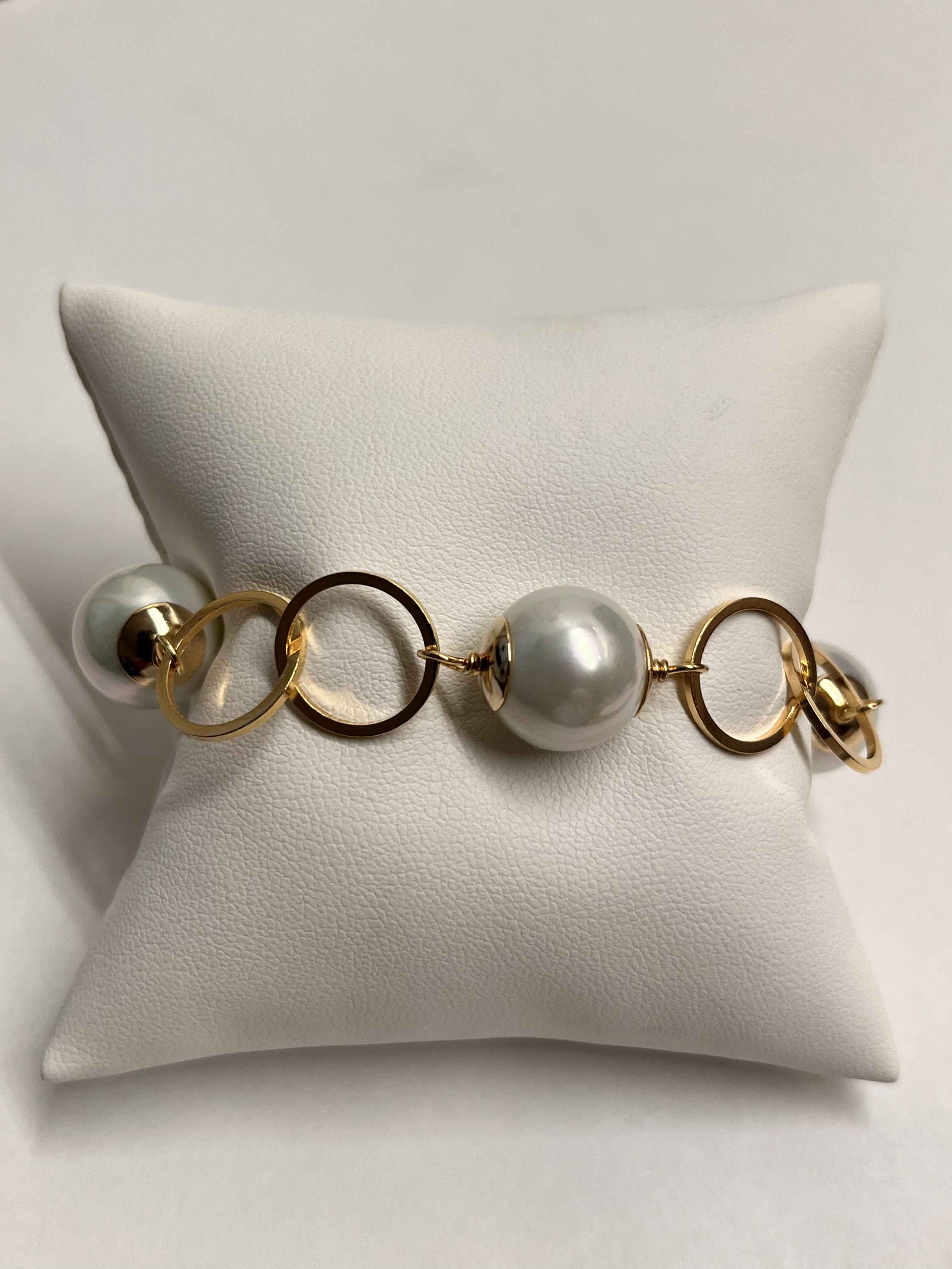 Bracelet mallorca pearls gold plated white pearls - Item # 18609