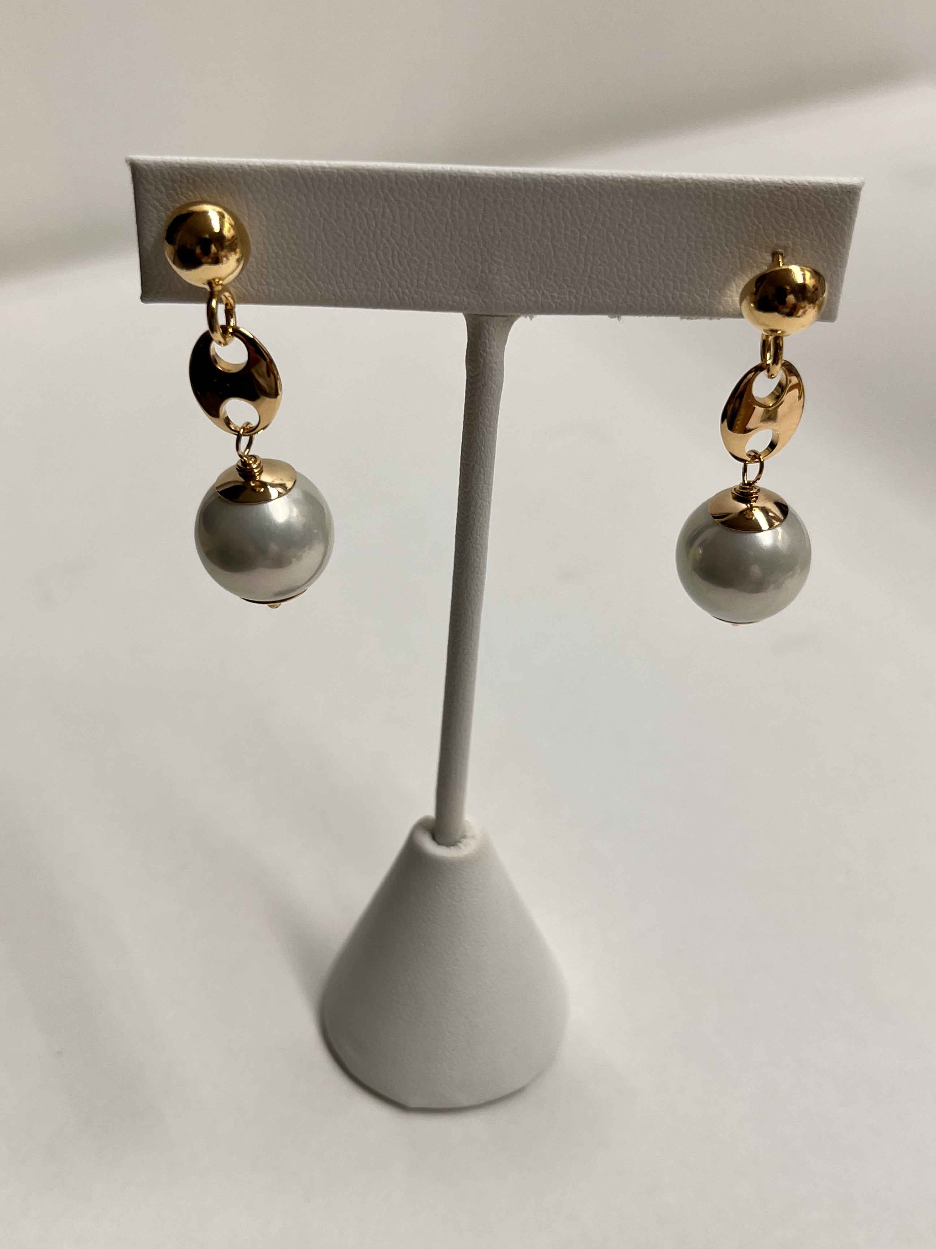 Earrings mallorca pearls gold plated white pearls - Item # 18632