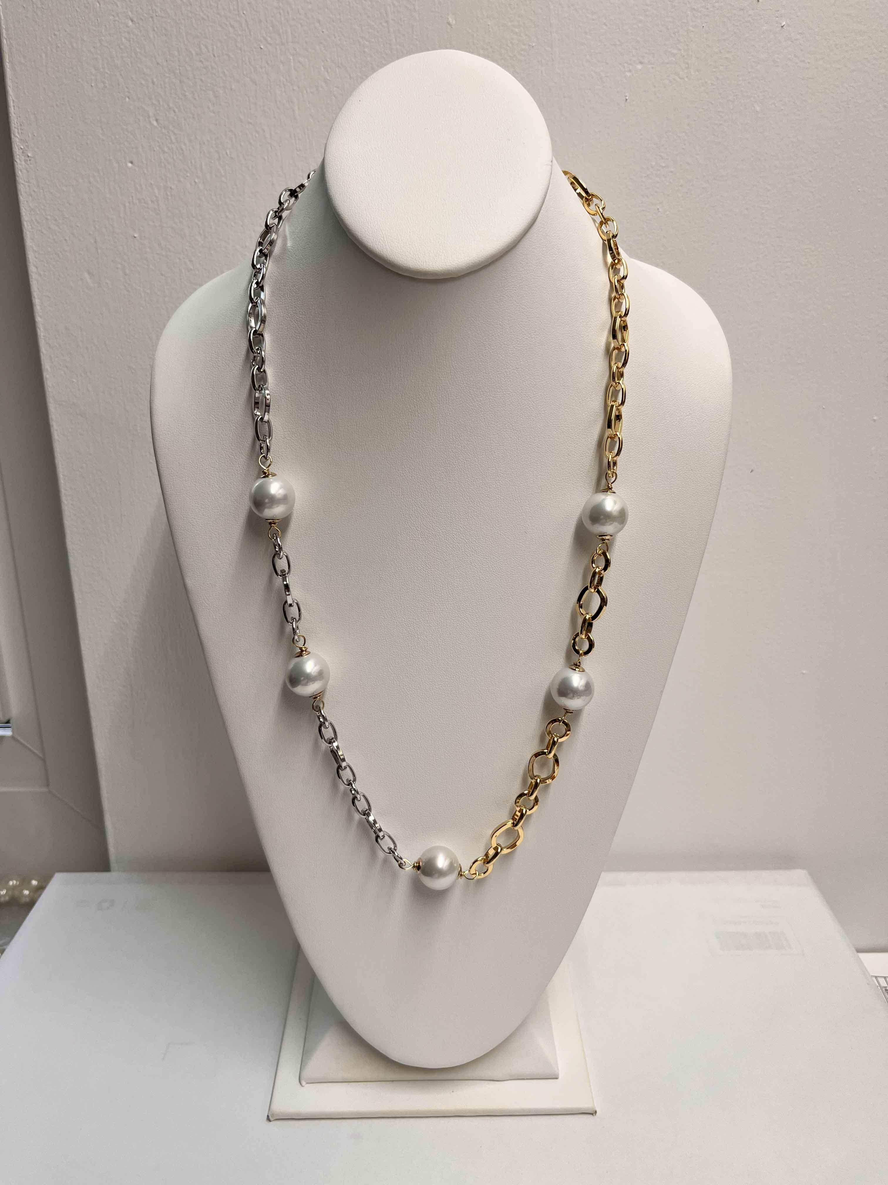 Necklace mallorca pearls two tone plated white pearls - Item # 18647