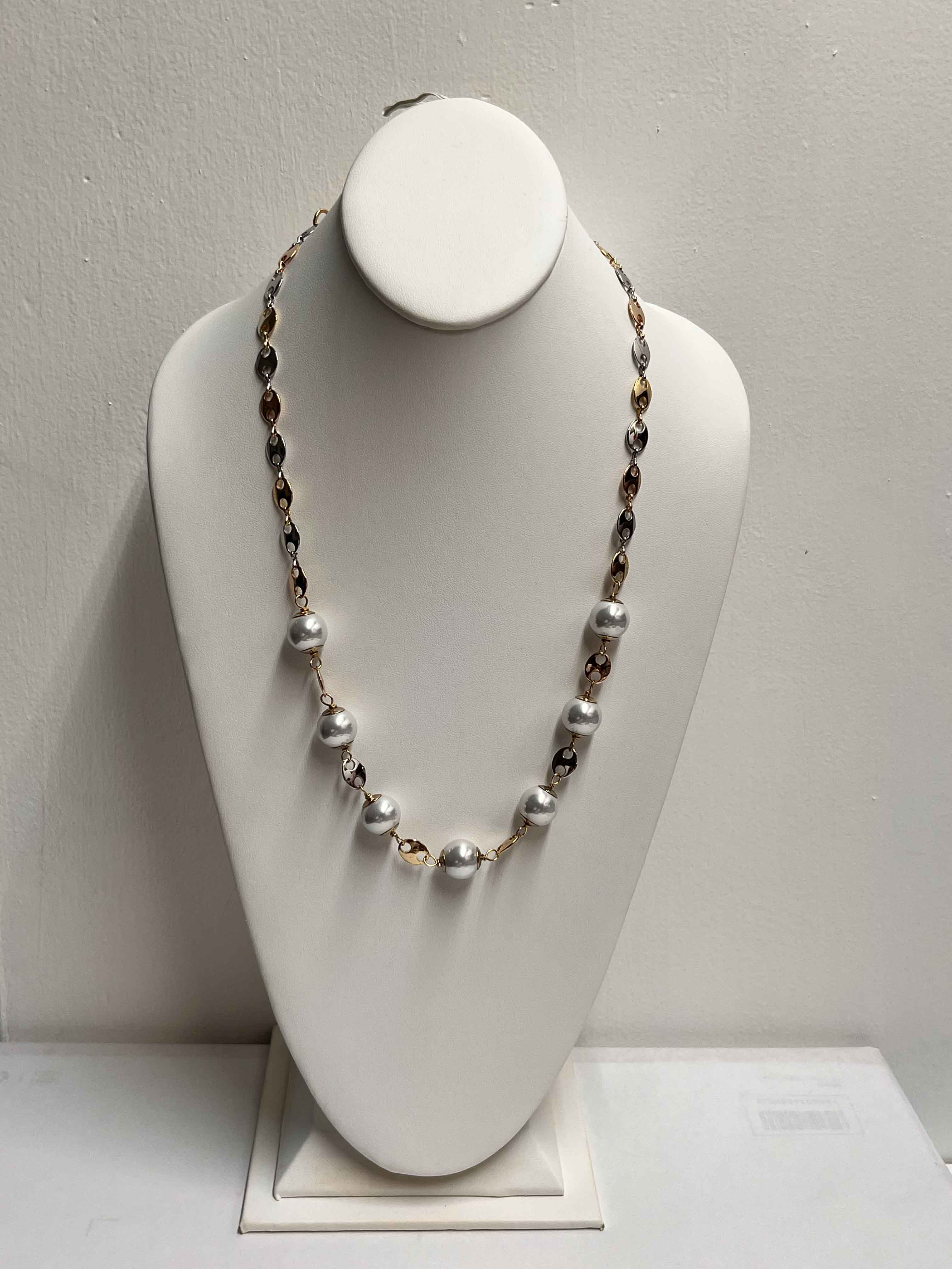 Necklace mallorca pearls three tone plated white pearls - Item # 18663