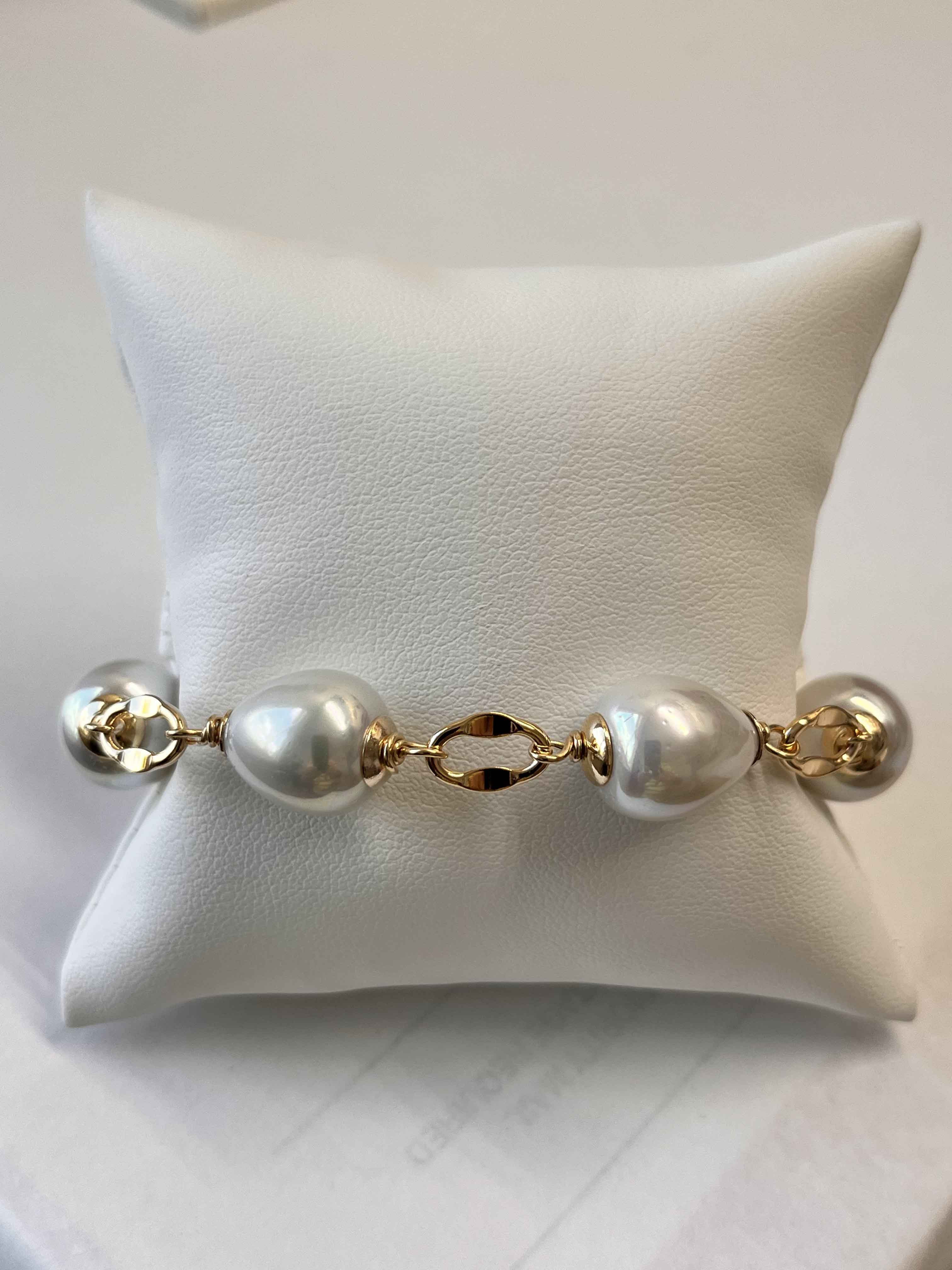 Bracelet mallorca pearls gold plated white pearls - Item # 18694