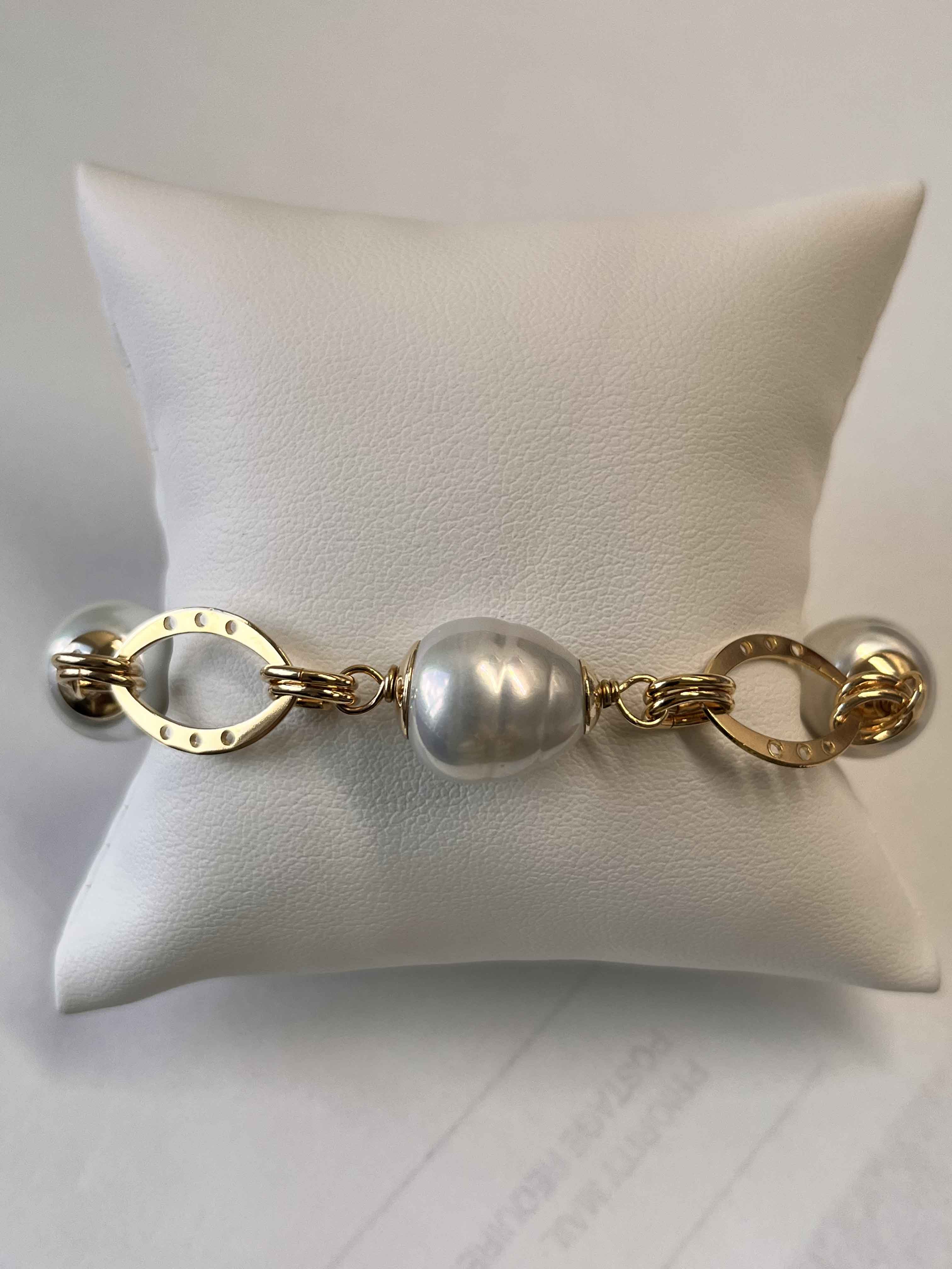 Bracelet mallorca pearls gold plated white pearls - Item # 18697