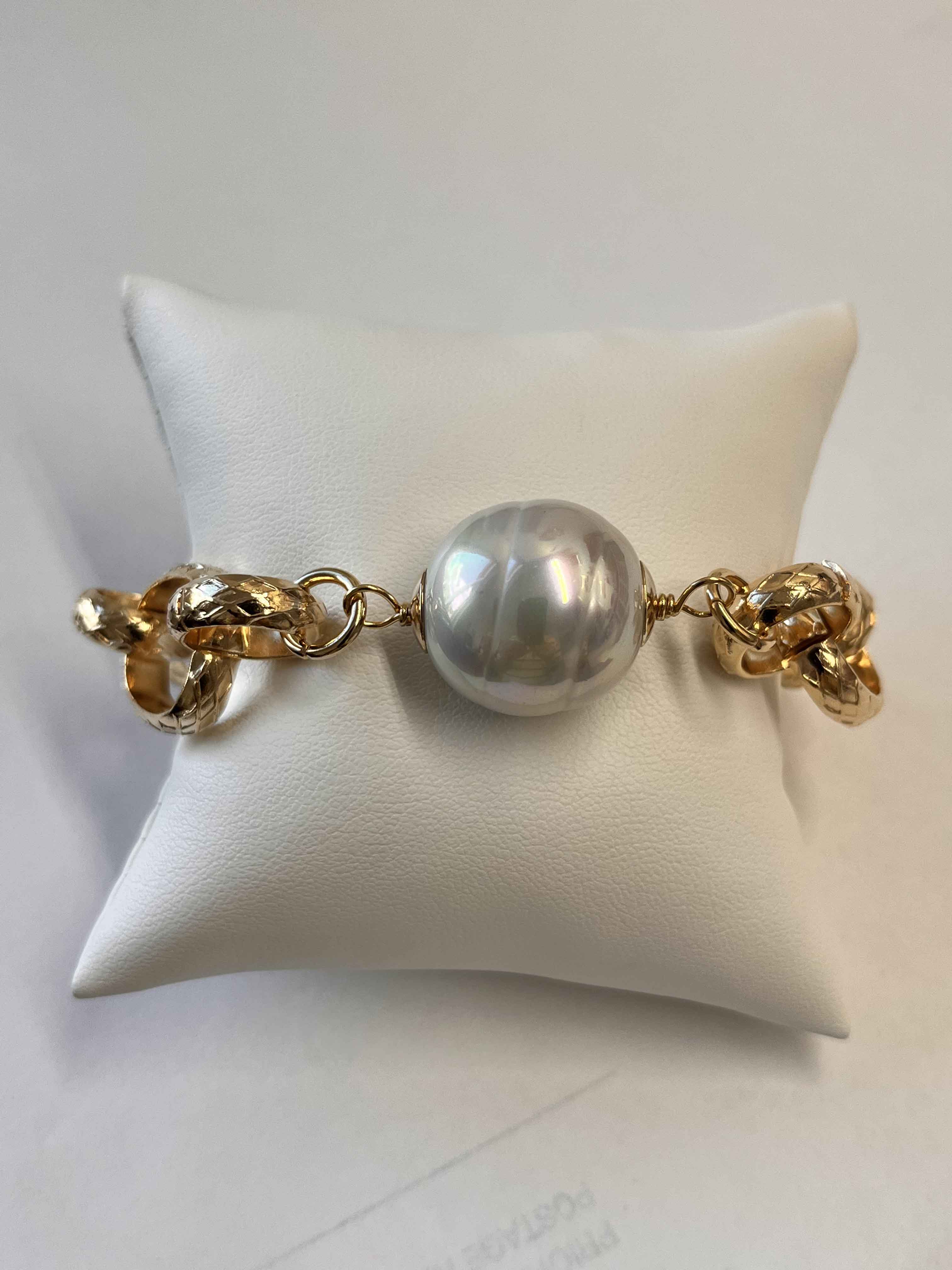 Bracelet mallorca pearls gold plated white pearls - Item # 18706