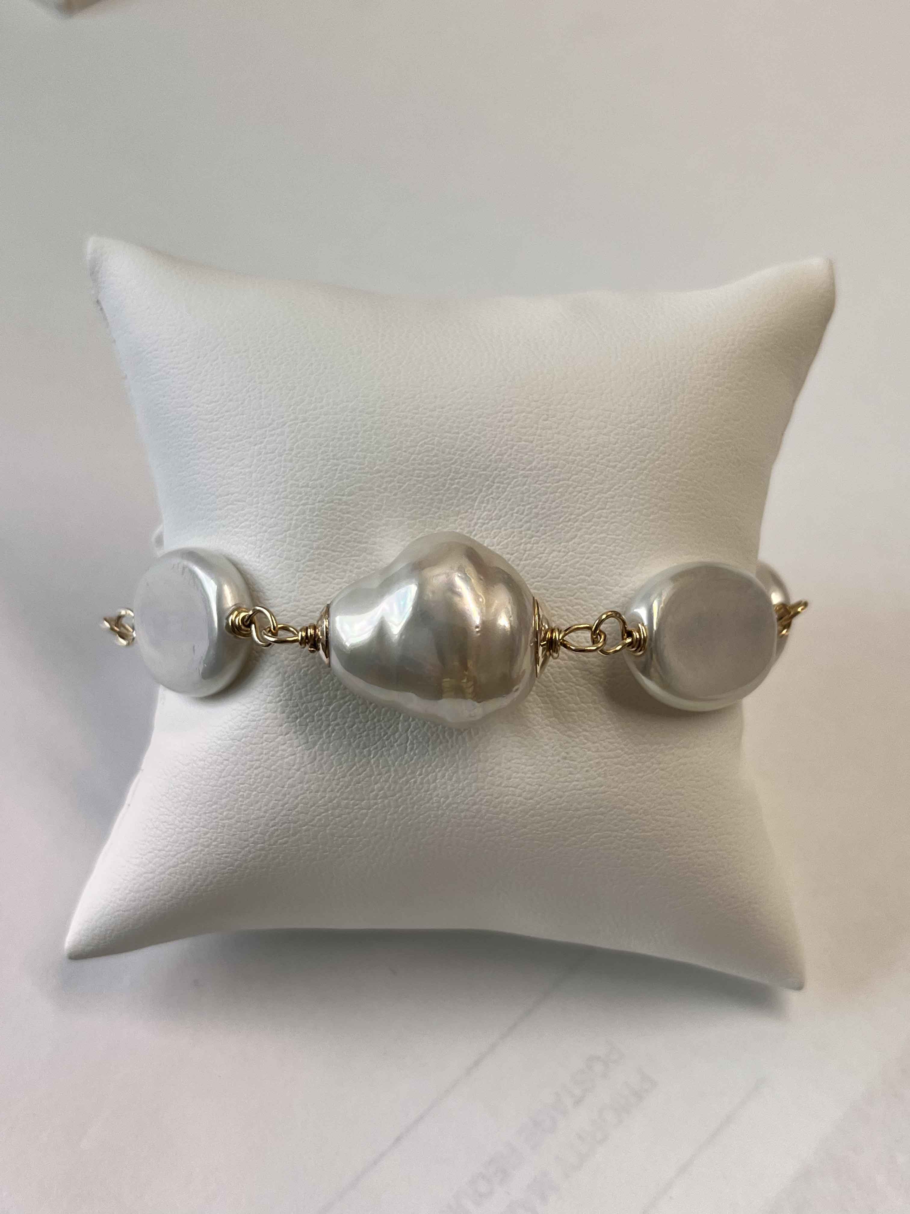 Bracelet mallorca pearls gold plated white pearls - Item # 18717