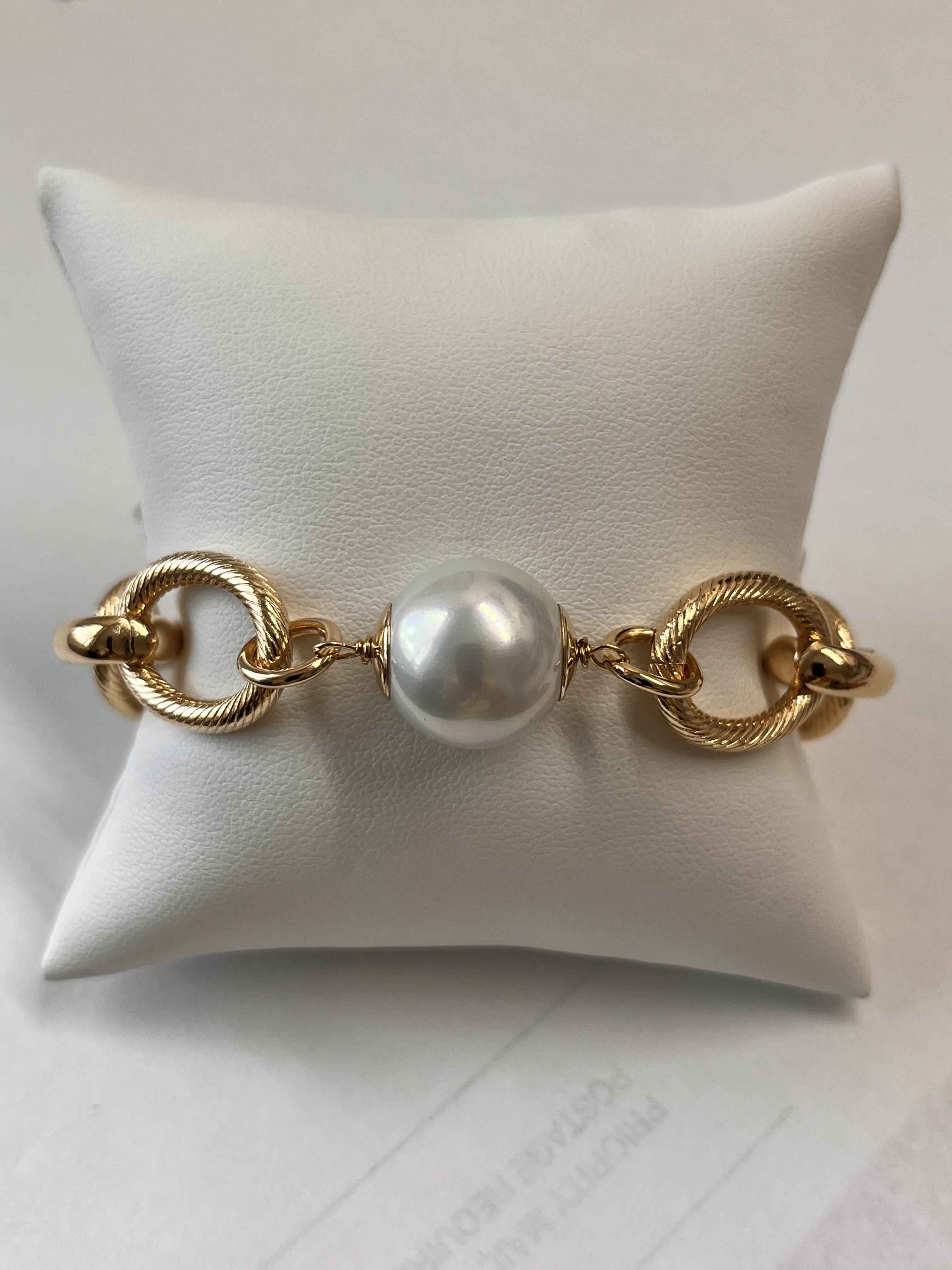 Bracelet mallorca pearls gold plated white pearls - Item # 18724