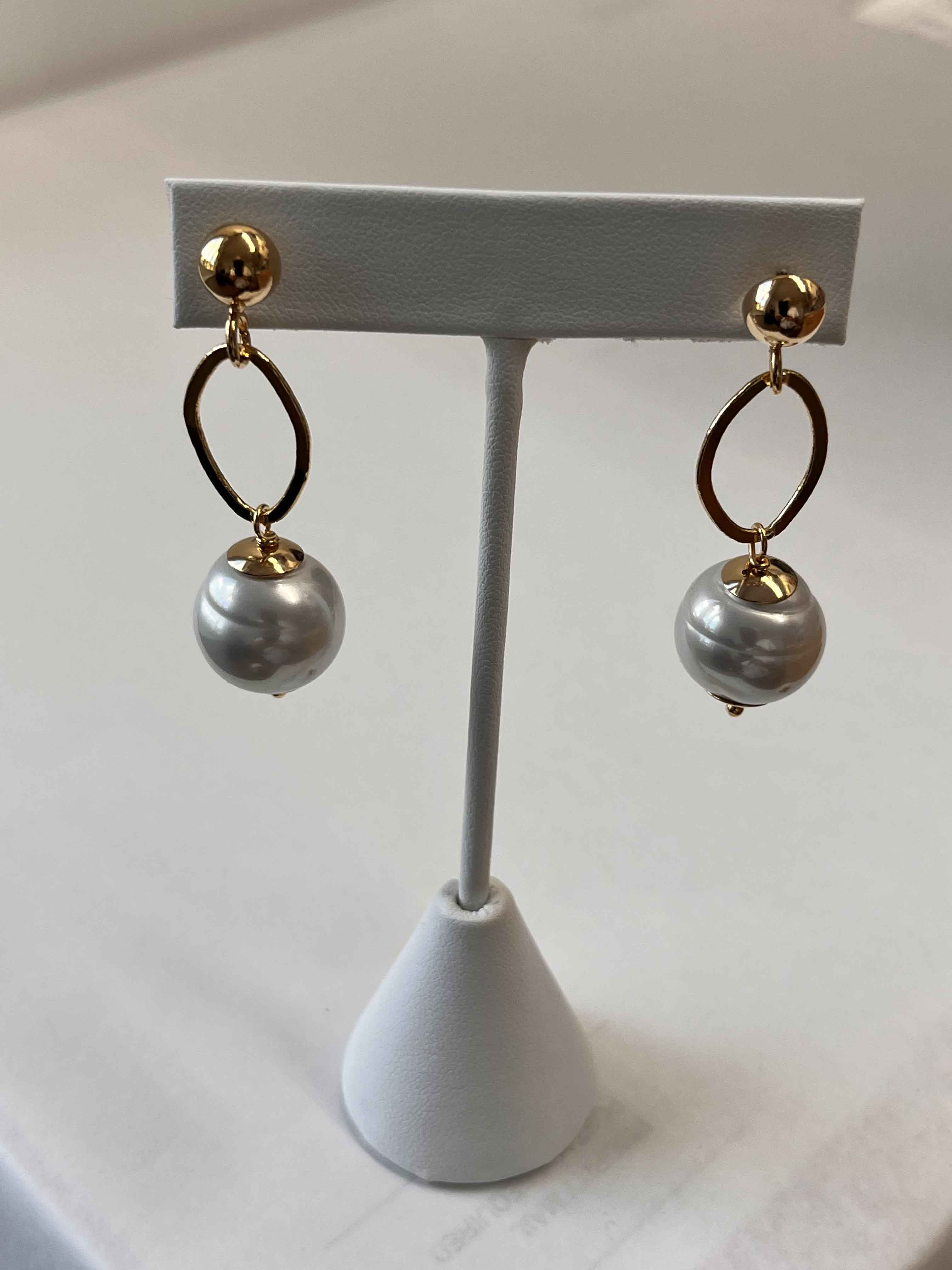 Earrings mallorca pearls gold plated white pearls - Item # 18778