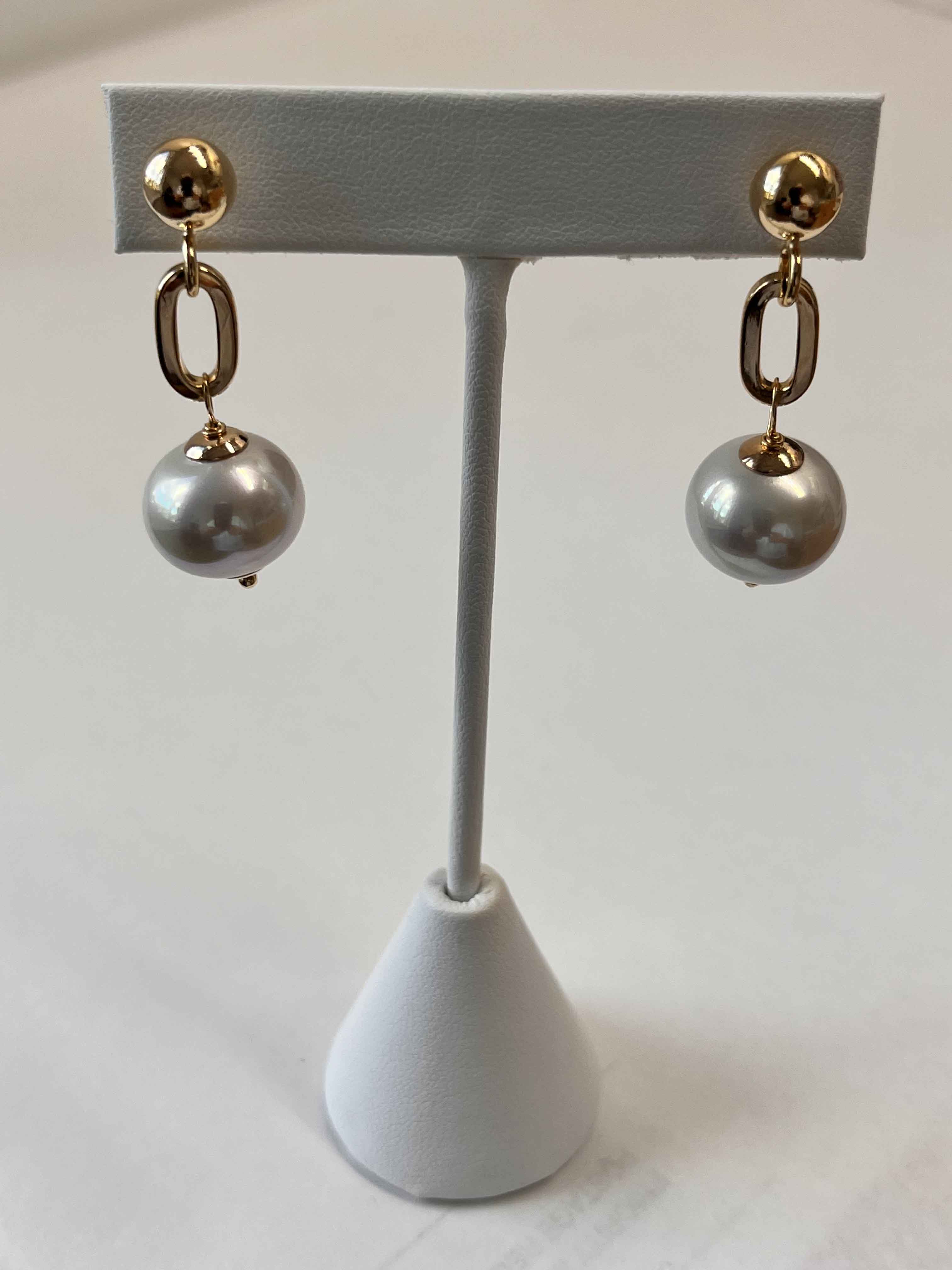 Earrings mallorca pearls gold plated white pearls - Item # 18785