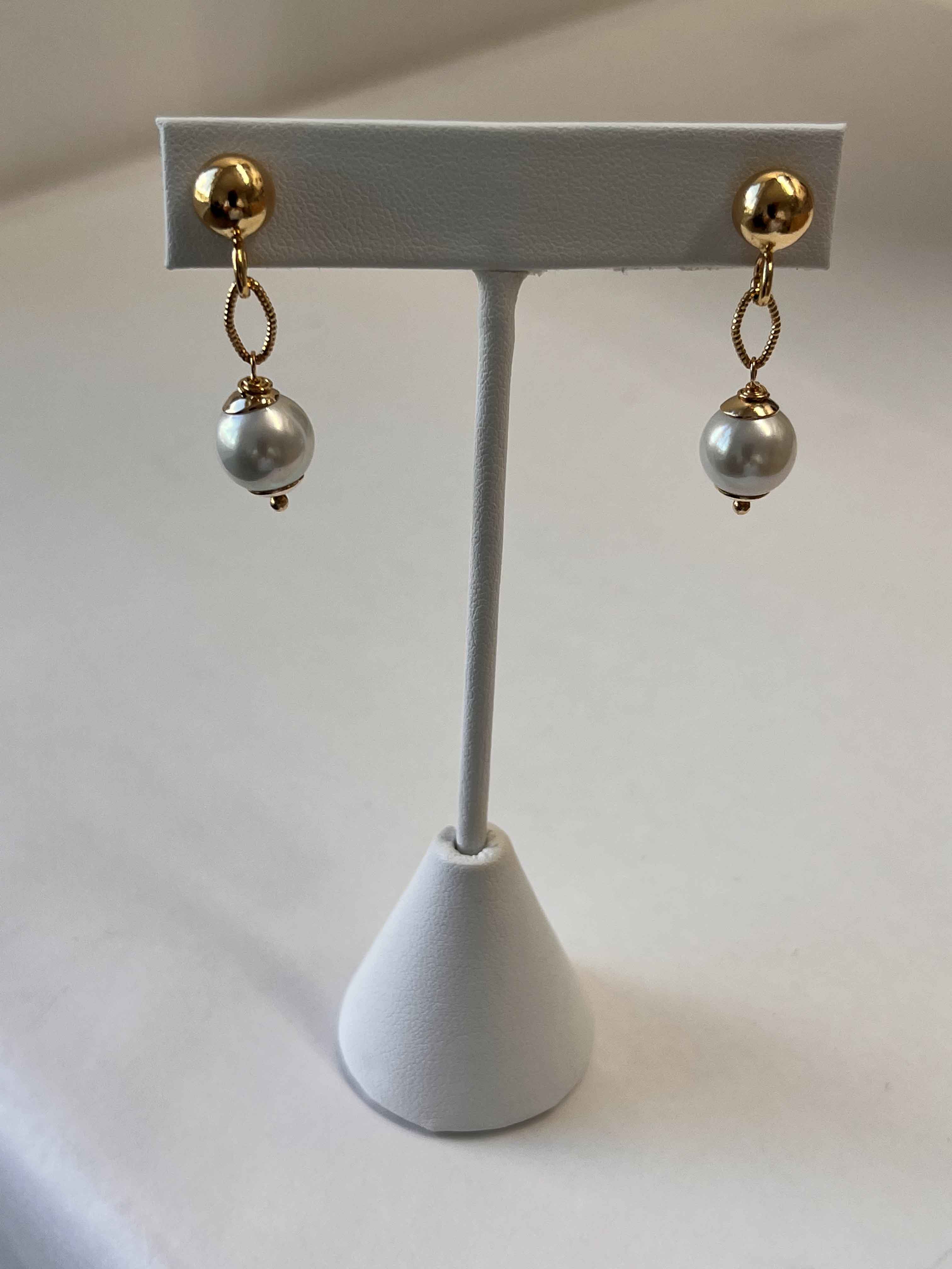 Earrings mallorca pearls gold plated white pearls - Item # 18814