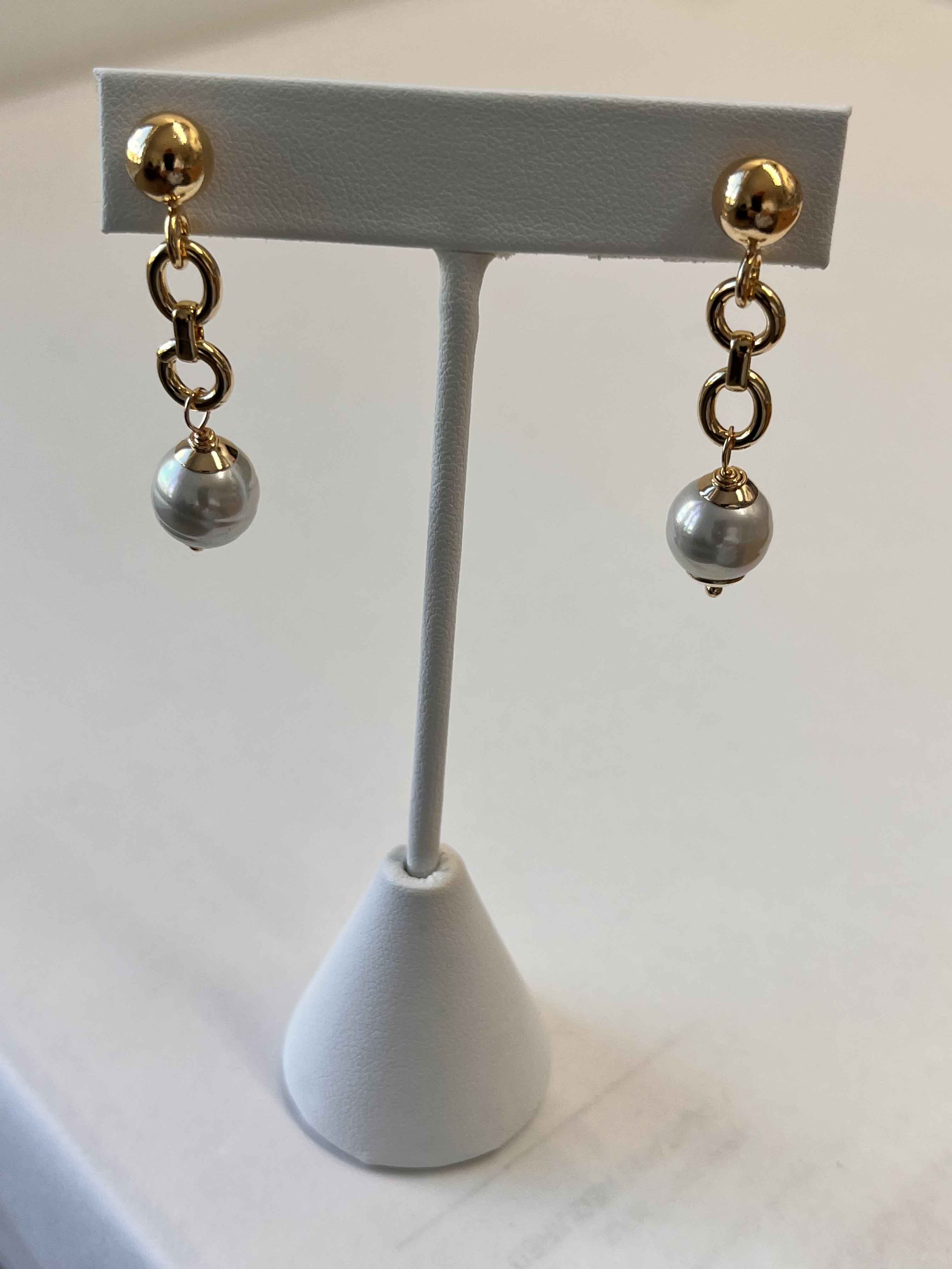 Earrings mallorca pearls gold plated white pearls - Item # 18830