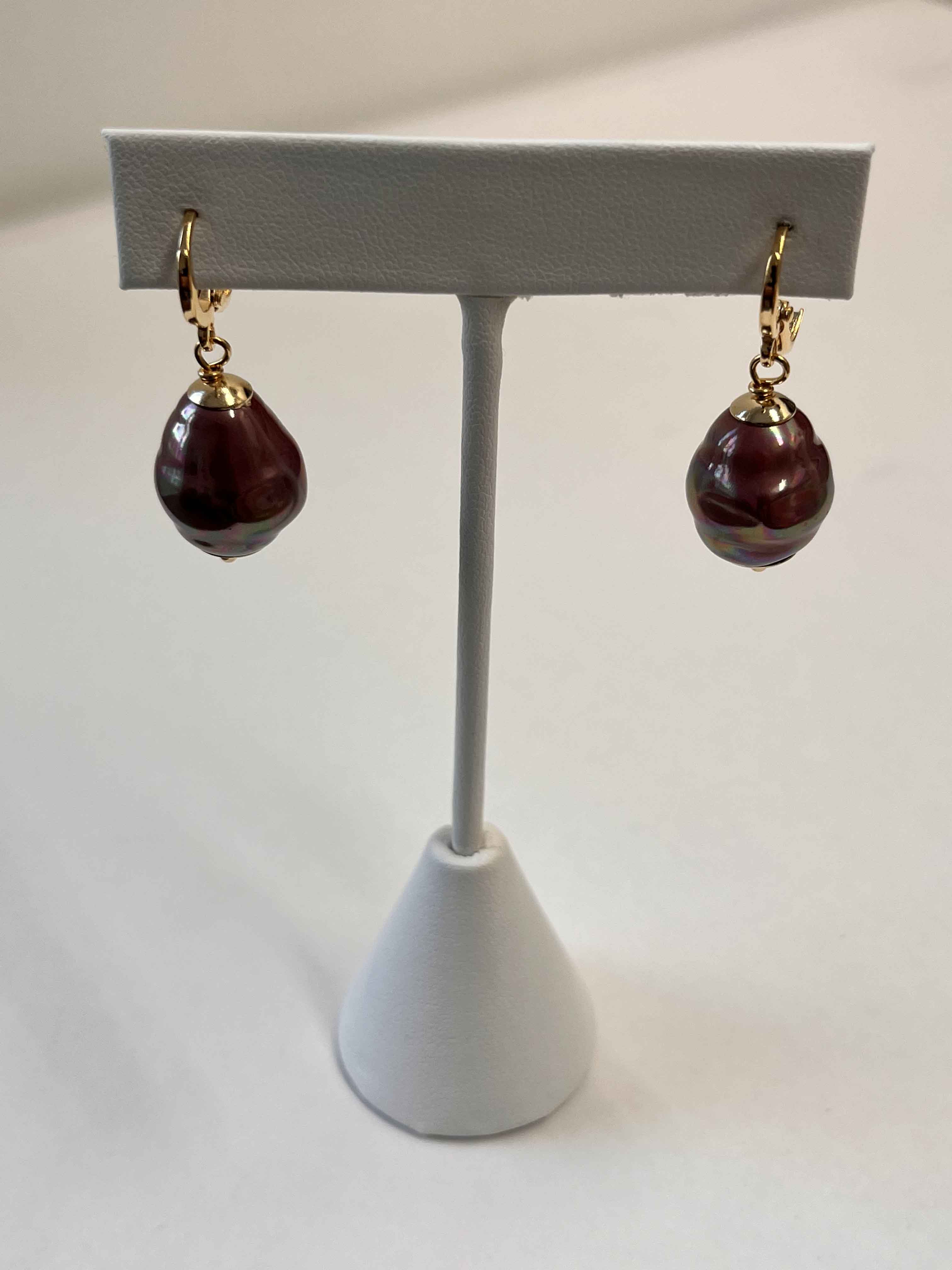 Earrings mallorca pearls gold plated purple color pearls - Item # 18852