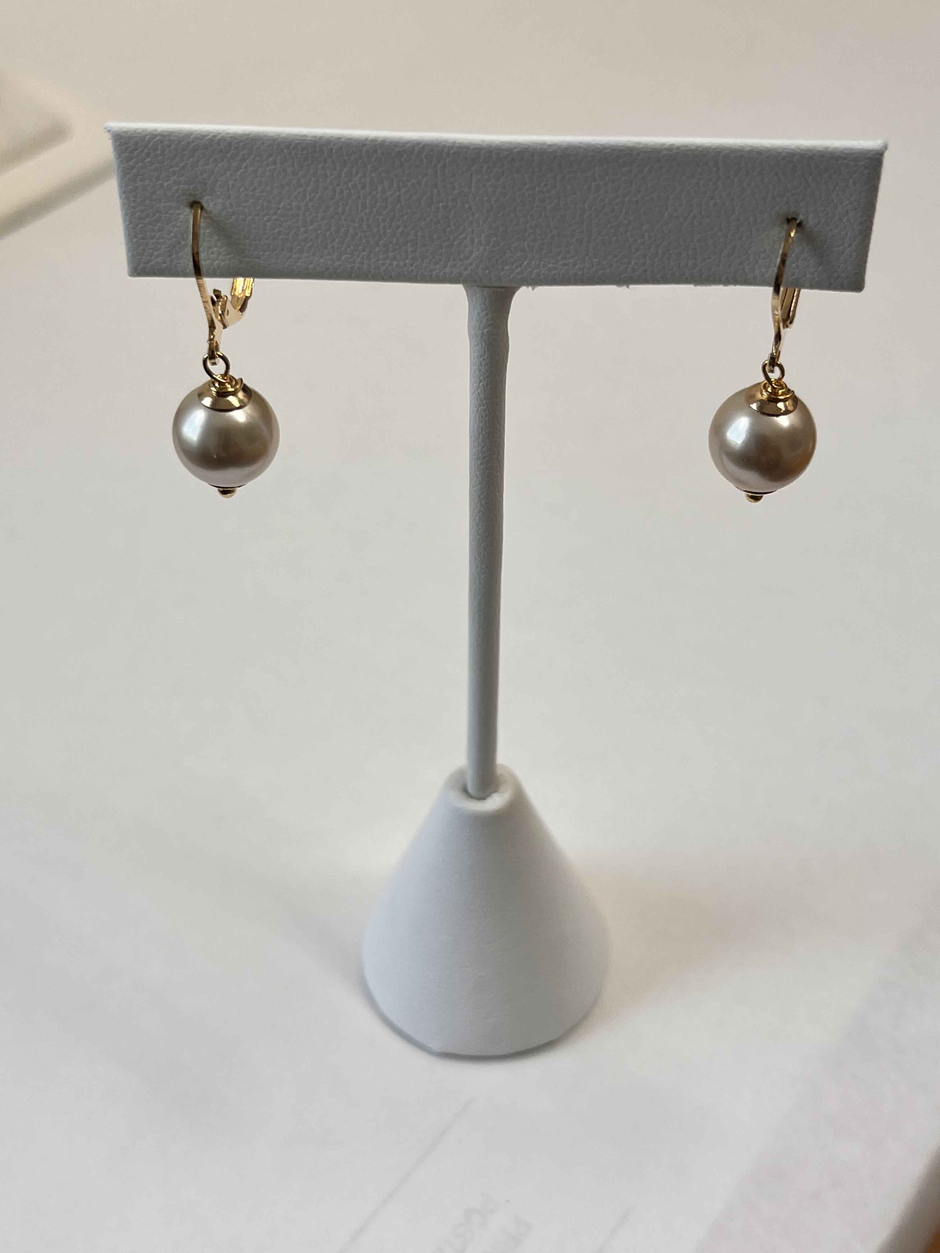 Earrings mallorca pearls gold plated cream color pearls - Item # 18858