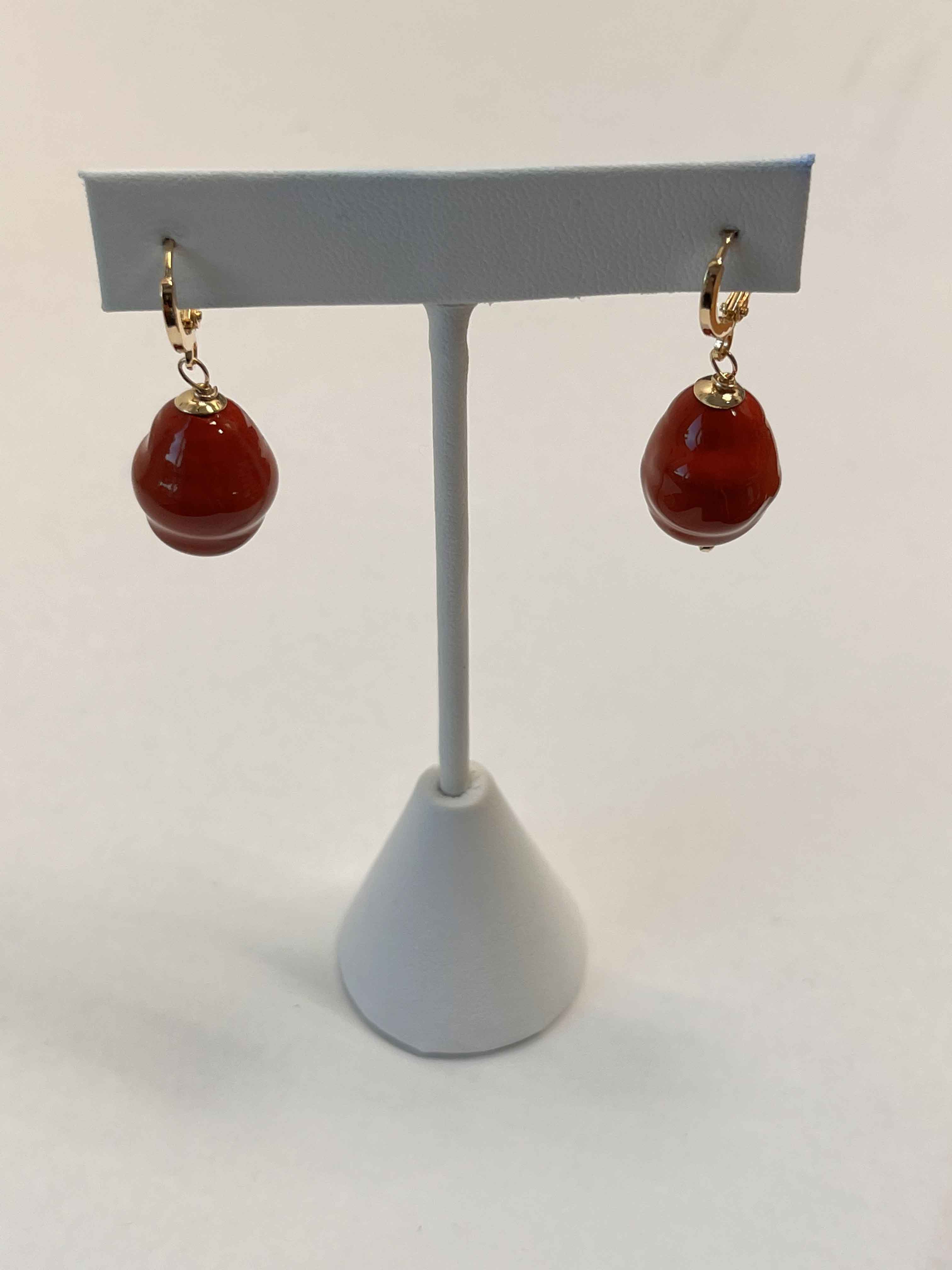 Earrings mallorca pearls gold plated coral red color pearls - Item # 18901